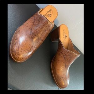 Patricia Nash Nica Leather Map Print Heels Clogs